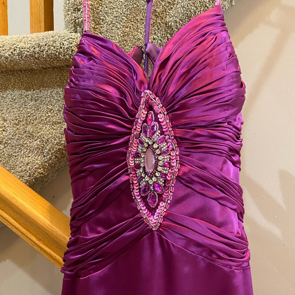 Bella Formals - Size 6 - Purple - PROM gown